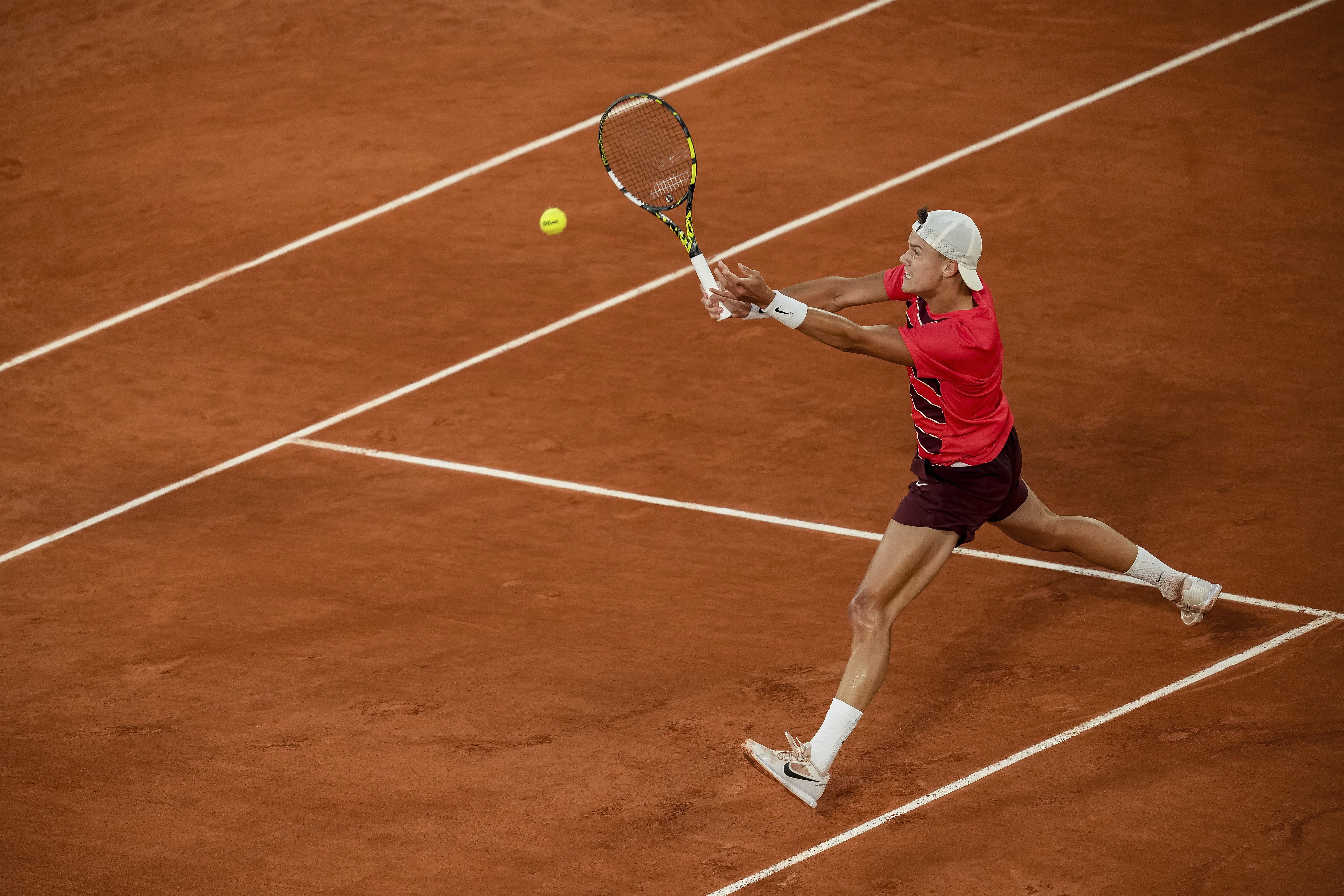 球星爆发！网球赛场再现神级操作