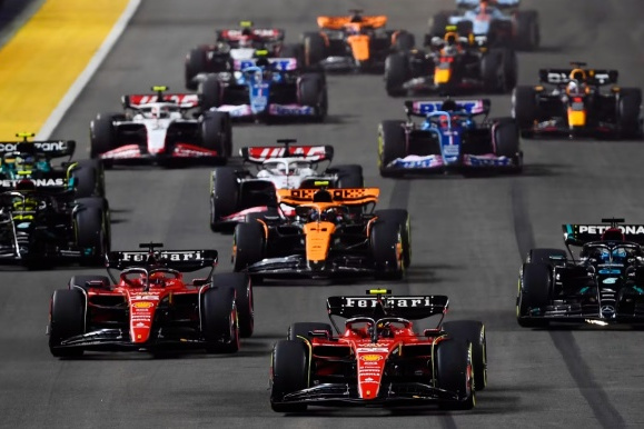 开云体育登录-哈斯车队绝杀索伯车队，汉密尔顿统治全场