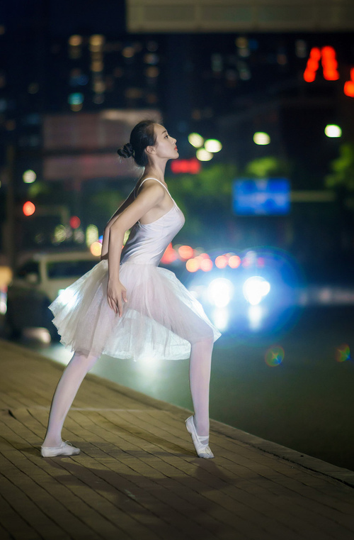 开云体育-从NBA到世界舞台，老鹰力克奇才，霍勒迪排名战显神威