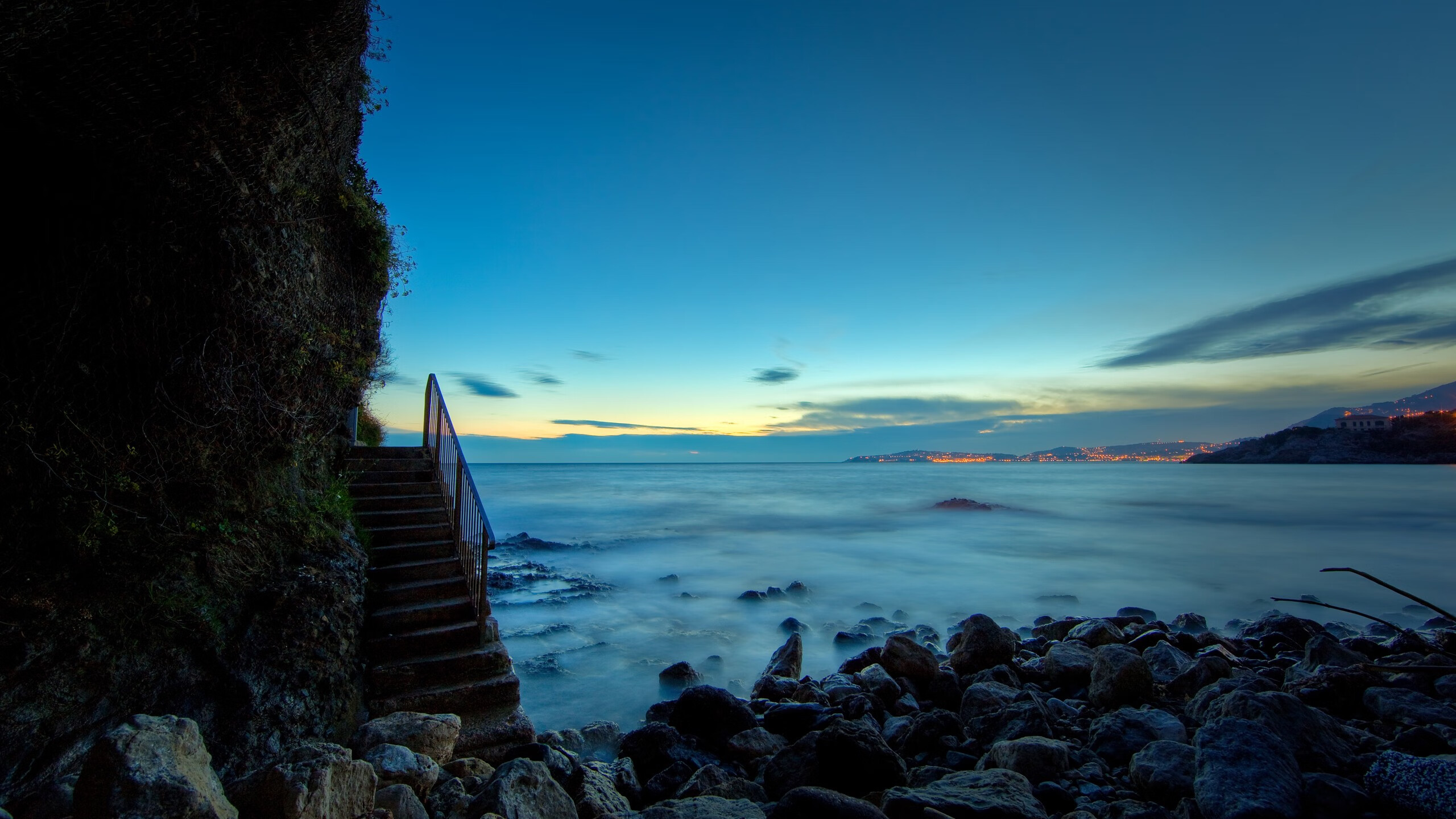 闪电撕裂童话防线，马丁内利爆破左路，美国足球展示现代冲击力