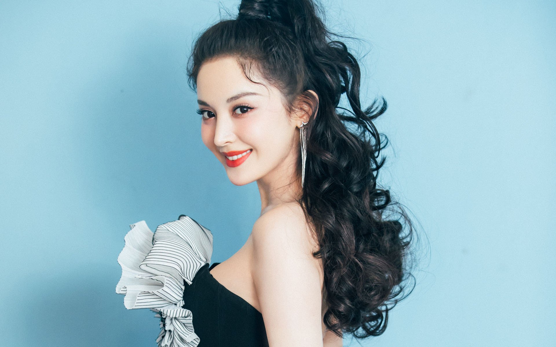 开云体育官网-巴尔韦德的大场面魔法与比利时铁闸，雷恩之战的唯一性解析