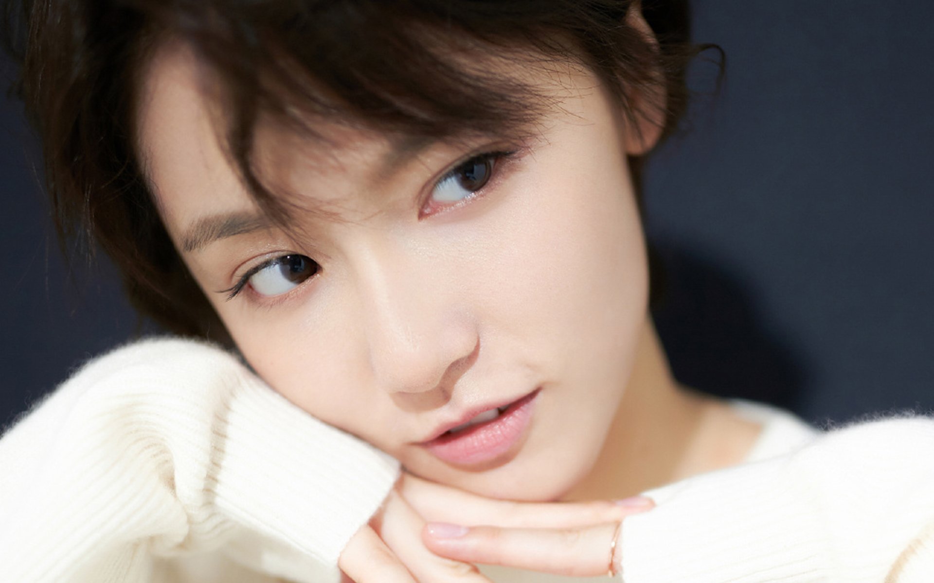 开云体育中国-命运交错，红魔在德国颤抖，宝石在意大利闪耀